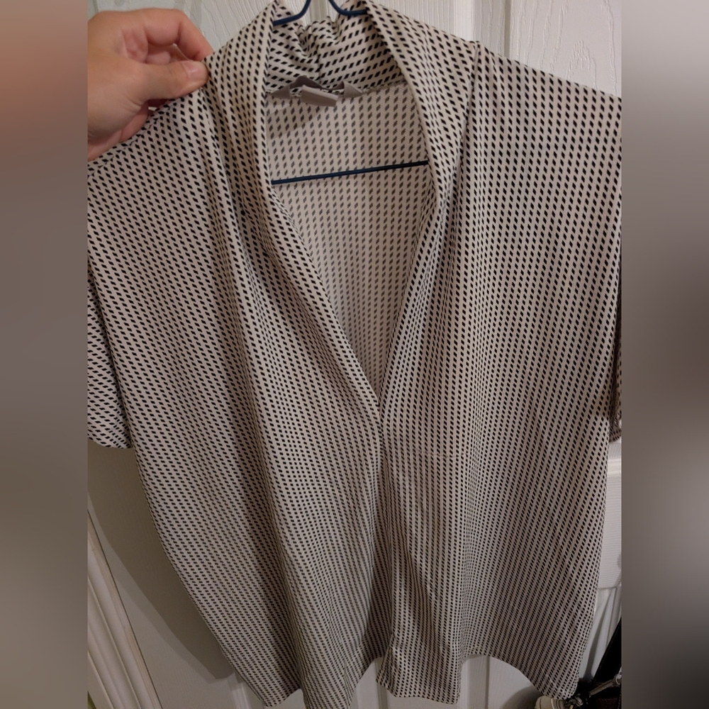 H&M Cream and Black Diamond Print Blouse